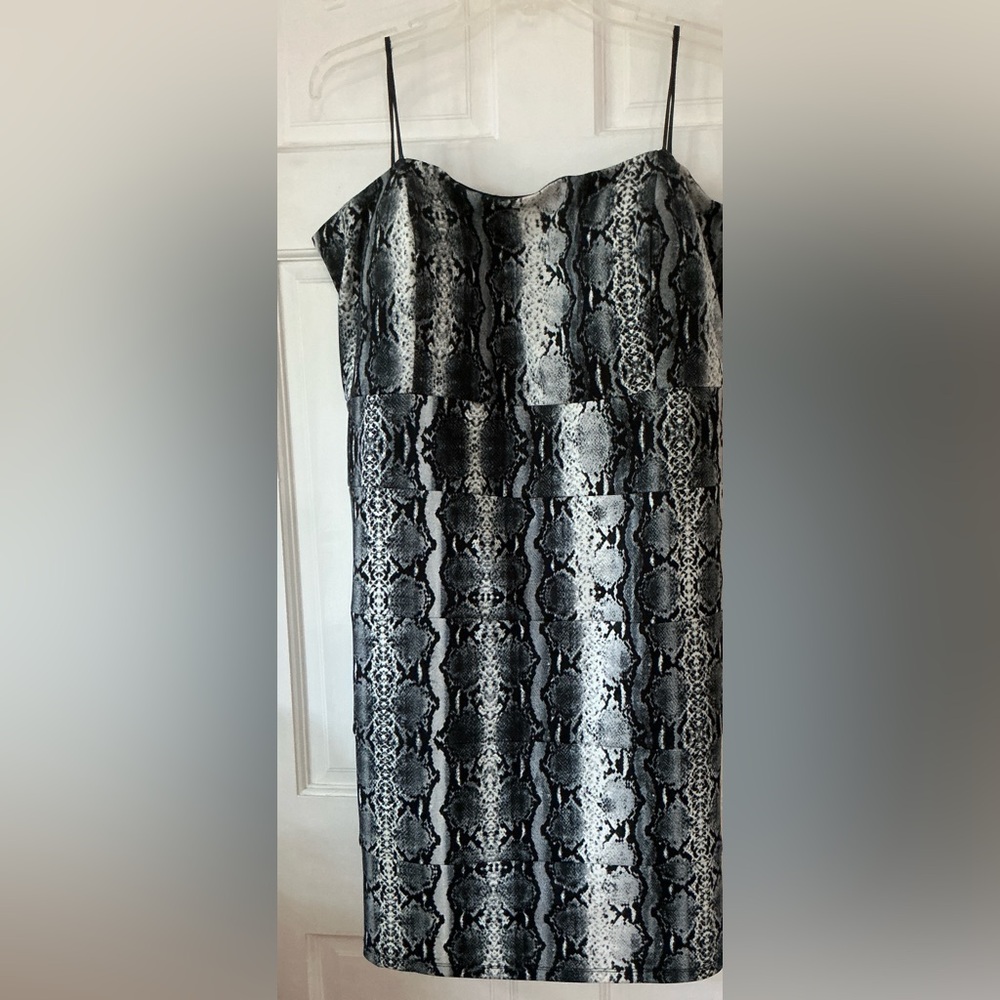 NEW JUMP STRAPLESS DRESS